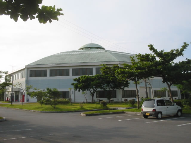 名護市屋内運動施設